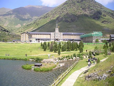 Naturomrdet Nuria i 2900 m.o.h. Tidligere munkekloster og et fantastisk sted !